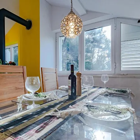 Nice In Pupnat With Wifi And 5 Bedrooms *