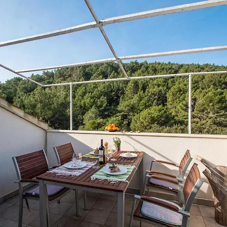 Nice In Pupnat With Wifi And 5 Bedrooms *