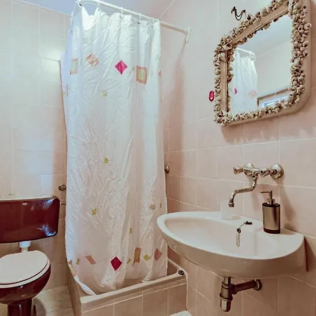 Nyaraló Nice In Pupnat With Wifi And 5 Bedrooms Pupnatska Luka