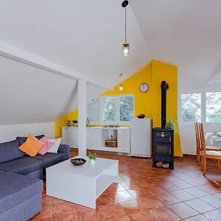 Nice In Pupnat With Wifi And 5 Bedrooms *